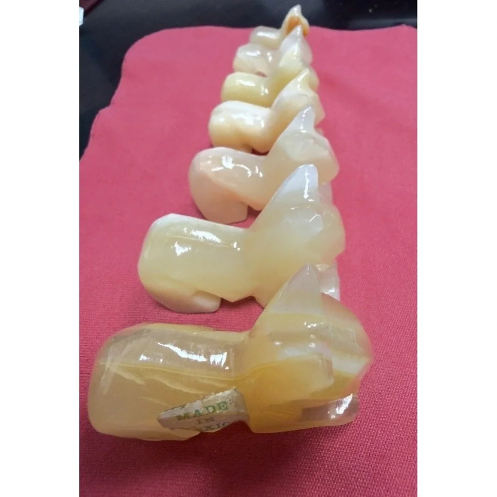 Vintage White Carved Cat Onyx 2